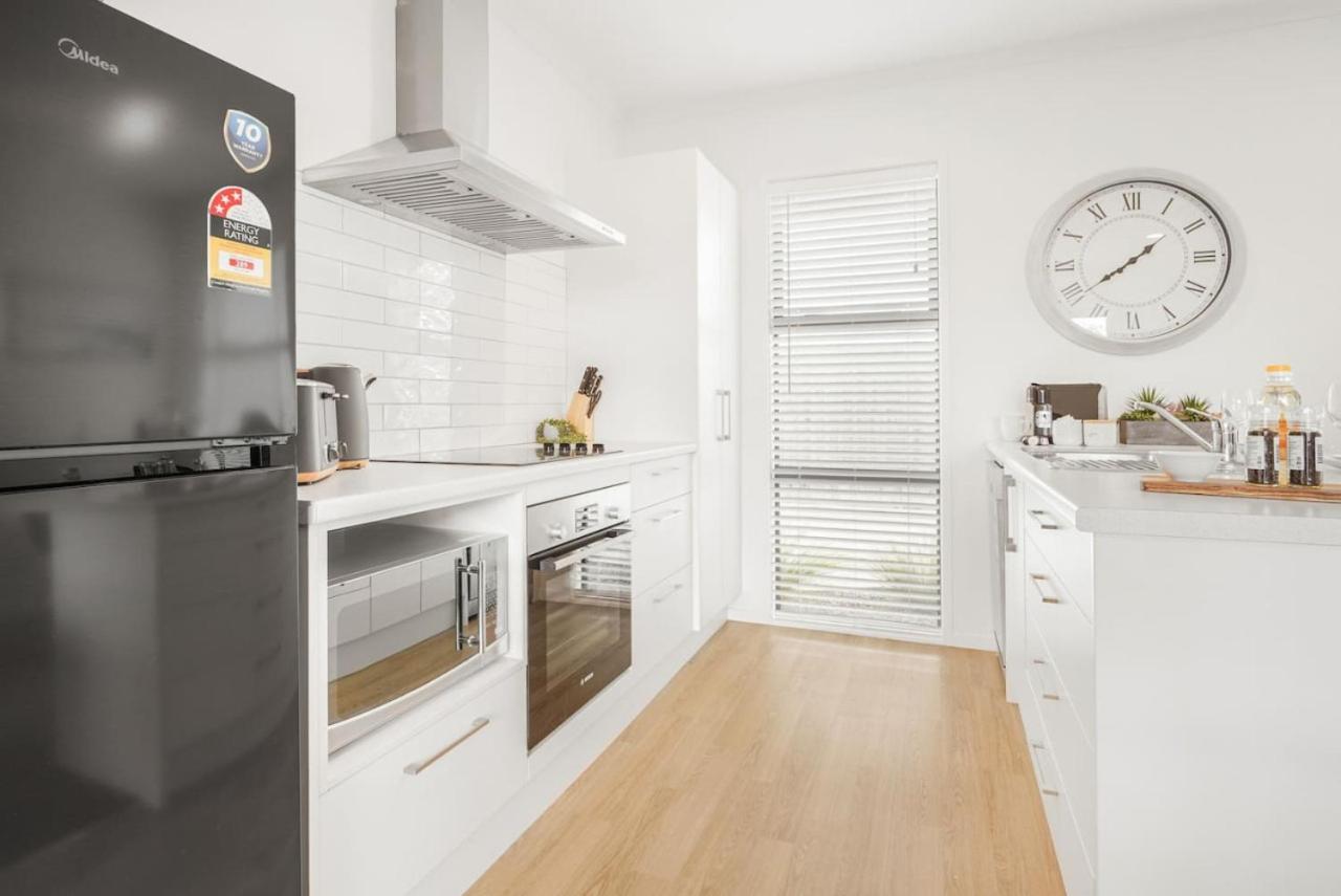 Modern And Central With 2 Ensuites -By Kosh Bnb Hamilton Esterno foto