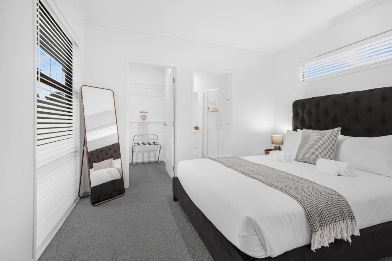Modern And Central With 2 Ensuites -By Kosh Bnb Hamilton Esterno foto