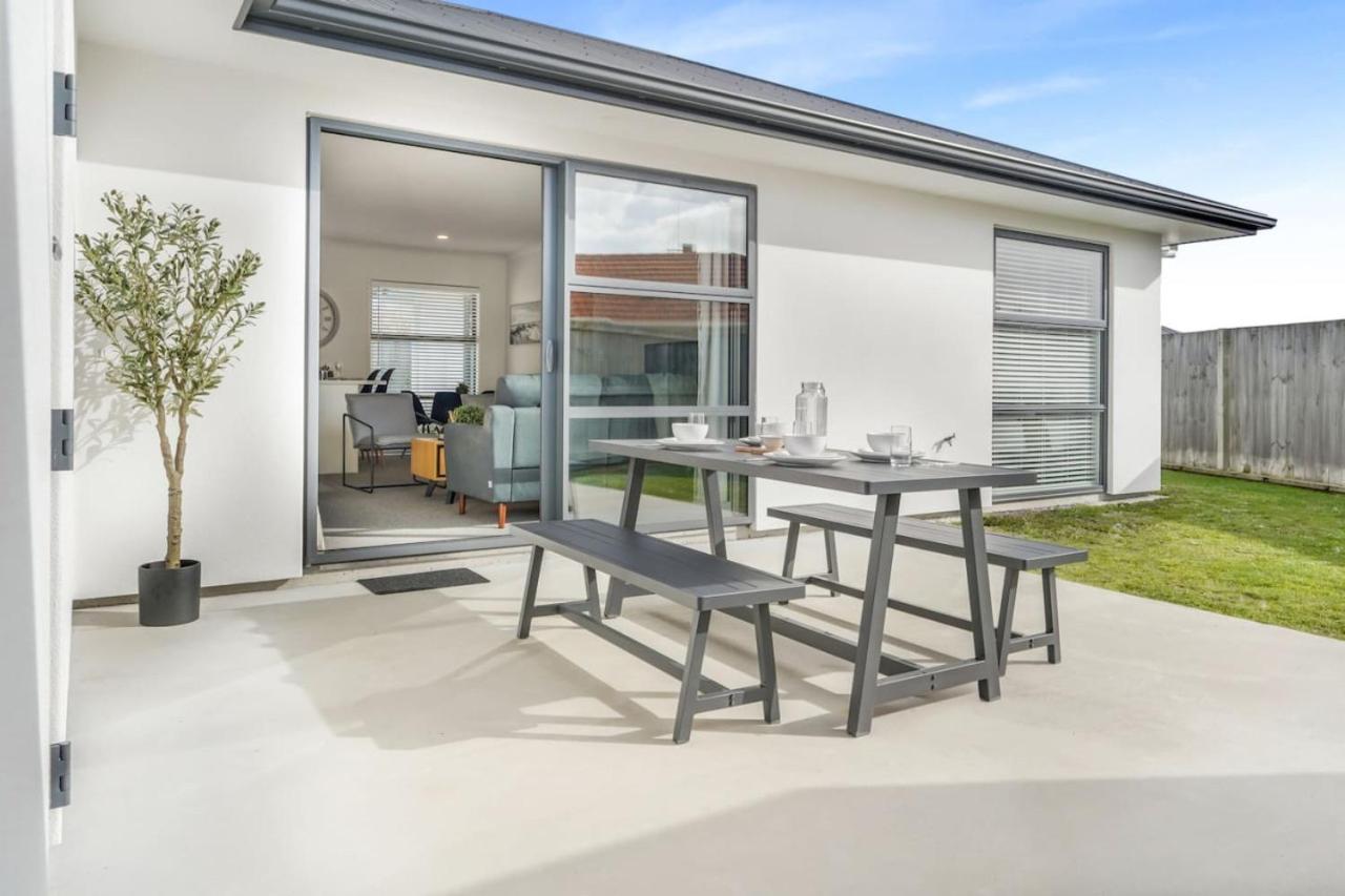 Modern And Central With 2 Ensuites -By Kosh Bnb Hamilton Esterno foto